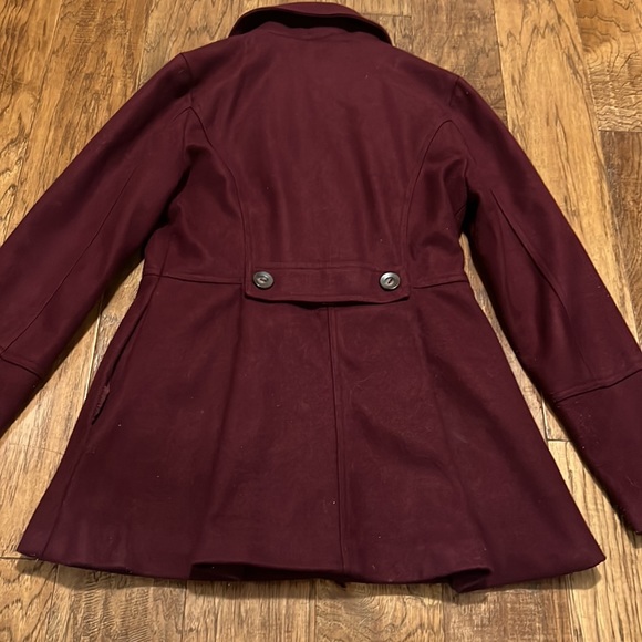 Fall coat/winter coat women’s size small. Beautiful burgundy color! - Picture 3 of 3